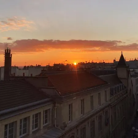 Duplex 5e Et 6e Etage En Plein Coeur De Montmartre Paris