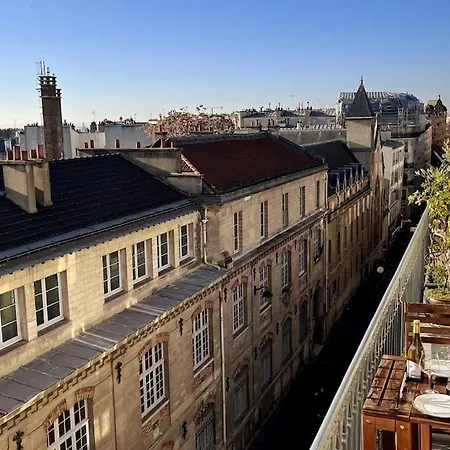 Duplex 5e Et 6e Etage En Plein Coeur De Montmartre * Paris